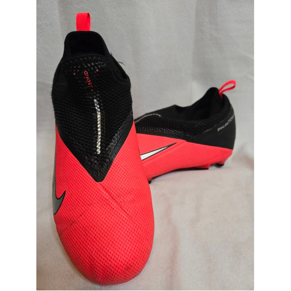 Nike | Soccer Cleats | Children | Size 2.5 - Picture 2 of 6